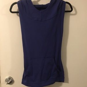Sleeveless hoodie